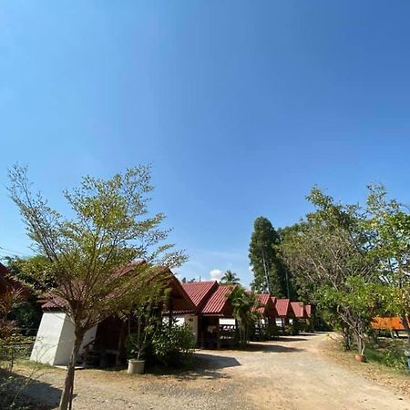 Baan Suan Sukjai Resort Чайяпхум Экстерьер фото